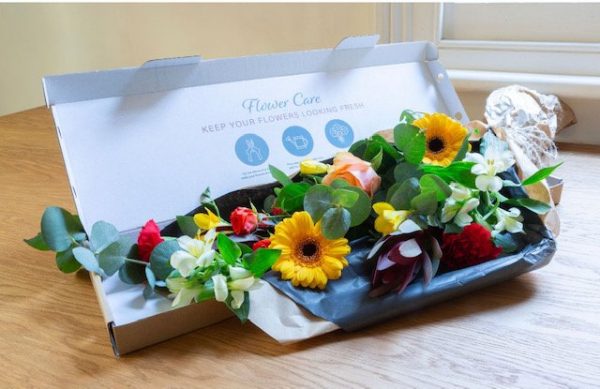 Bright LetterBox Flower Bouquet Ou Of The Box